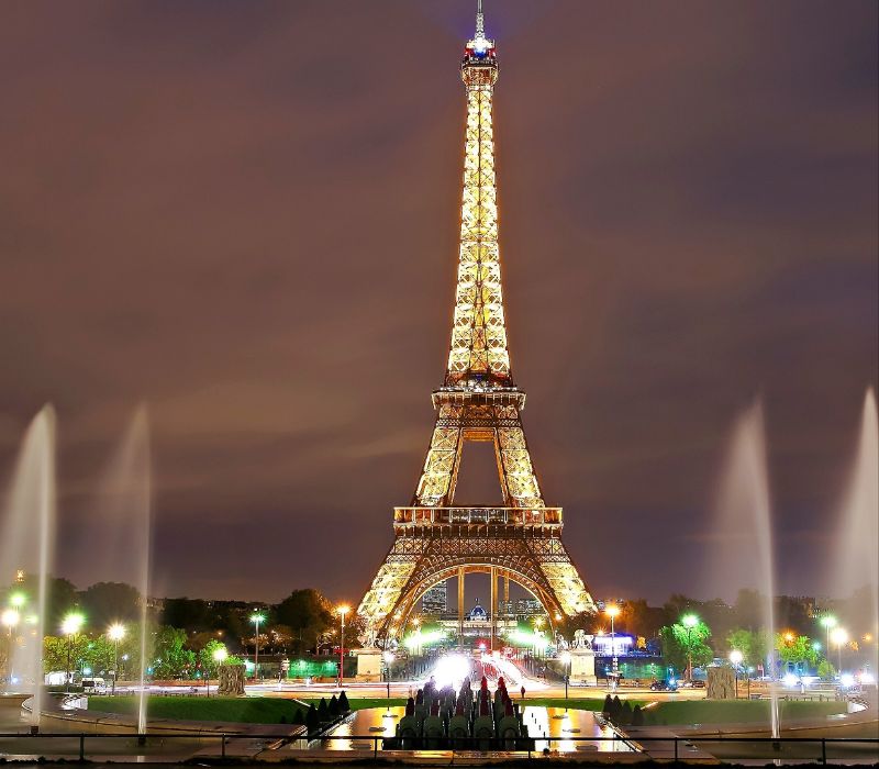 Mon dieu, der Eiffelturm wird 128!