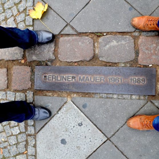 Abriss der Berliner Mauer und lebendiges Gedenken